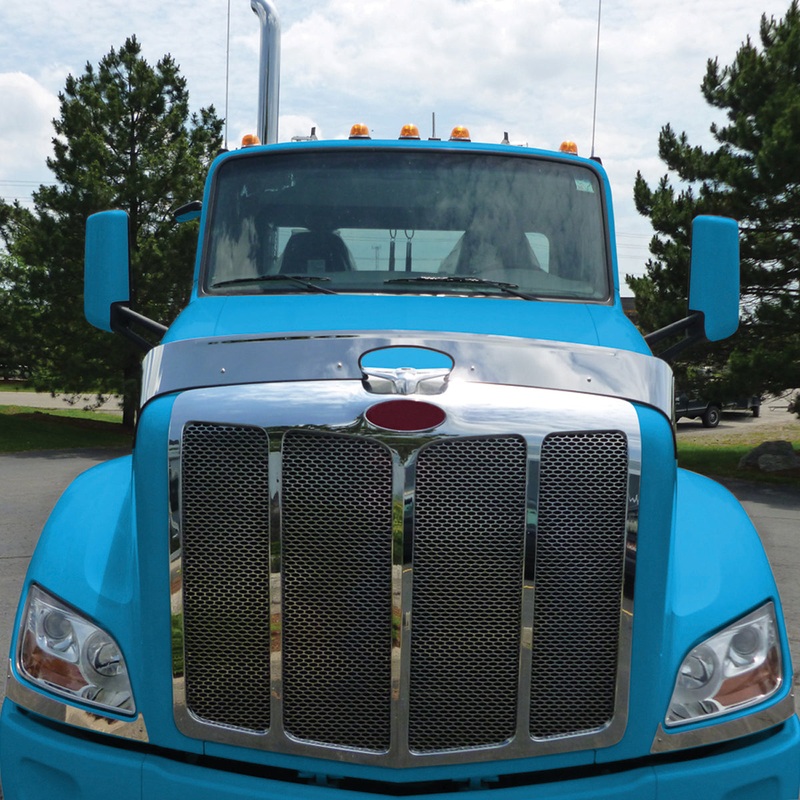 Hoodshield Bug Deflector for Peterbilt 579 (2013+)