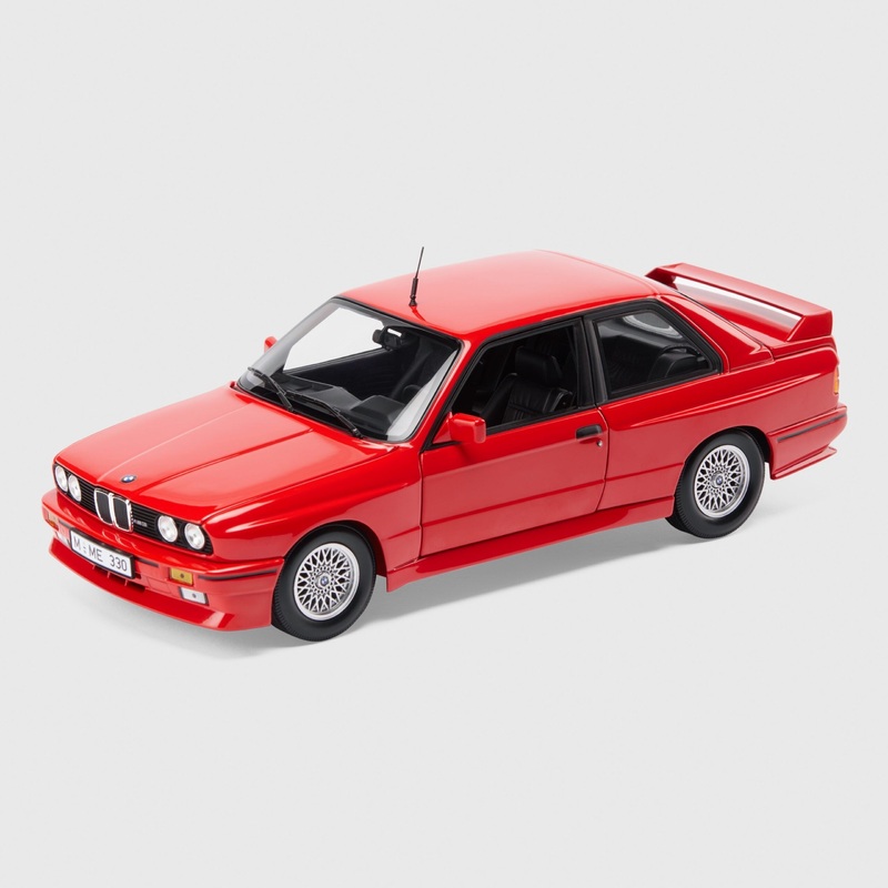 BMW Miniature M3 (E30)|0.054166667