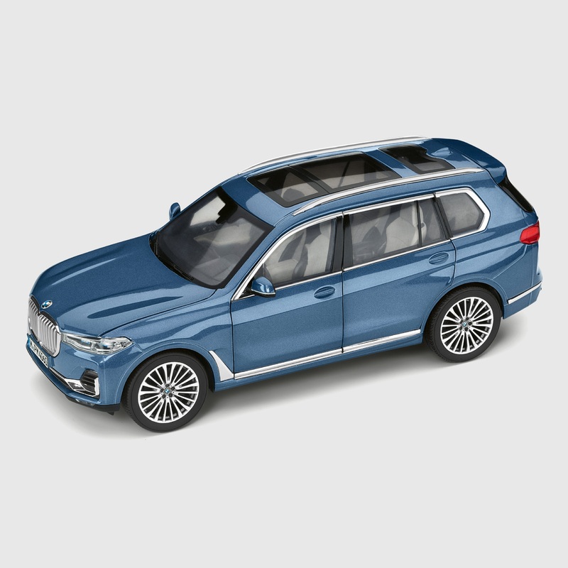 BMW Miniature X7|0.054166667