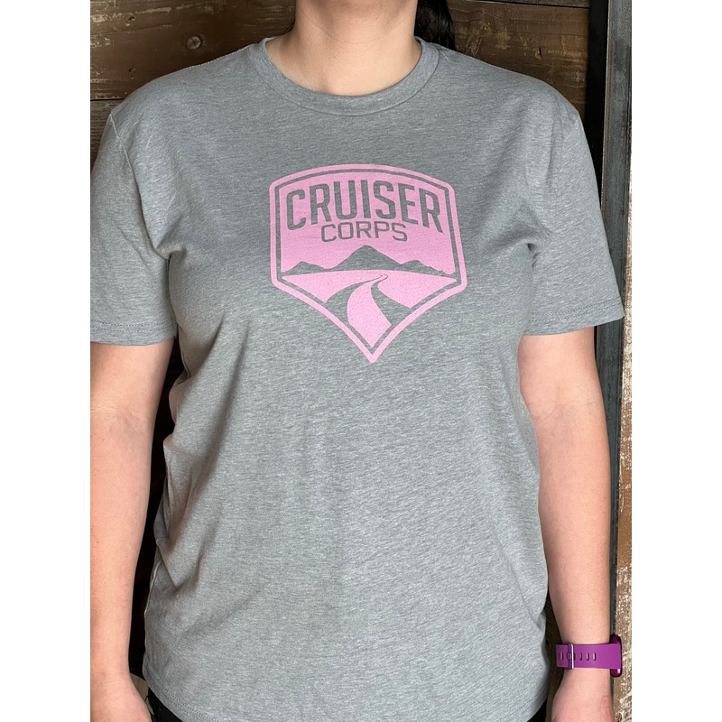Cruiser Corps Shirt – Light Grey with Pink Logo – FJ40, FJ45, FJ55, FJ60, FJ62, FJ80, FJ Cruiser, BJ 1958-2021